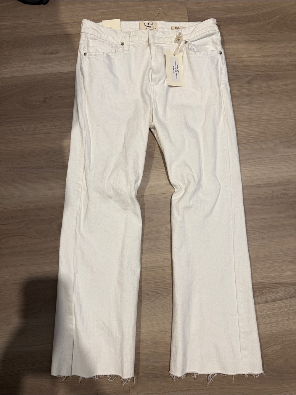Letter To Juliet White Straight-Leg Cropped Jeans